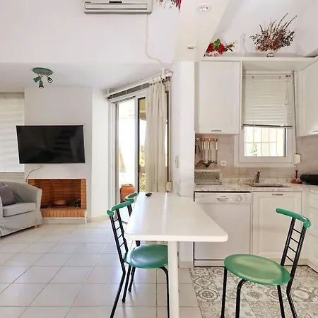 Bobby's House * Χανιώτη